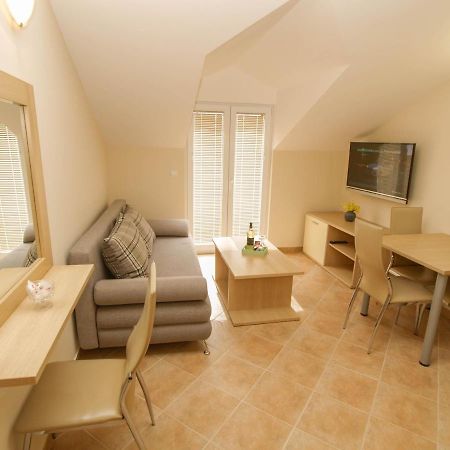 Apartments Villa Bondi Makarska Eksteriør billede