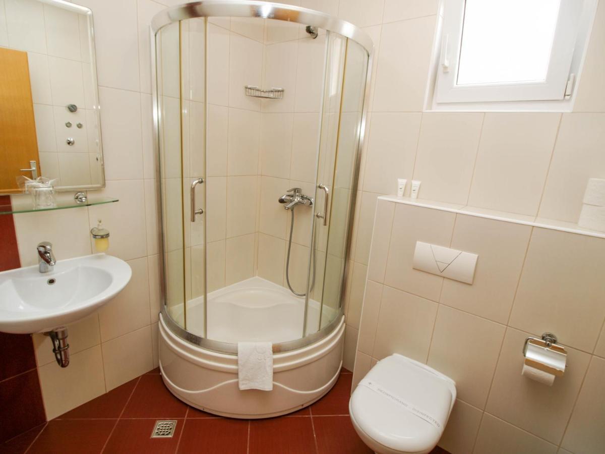 Apartments Villa Bondi Makarska Eksteriør billede